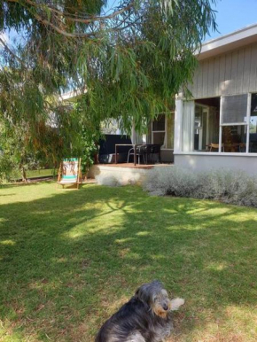 Number10 60s Holiday House